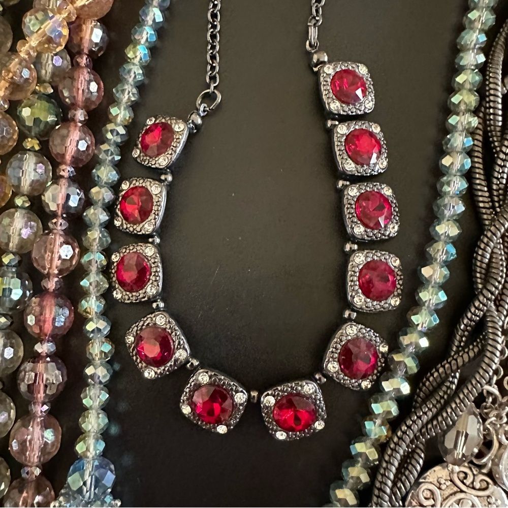 Bling bling 10 Necklaces full of sparkle - Picture 4 of 9
